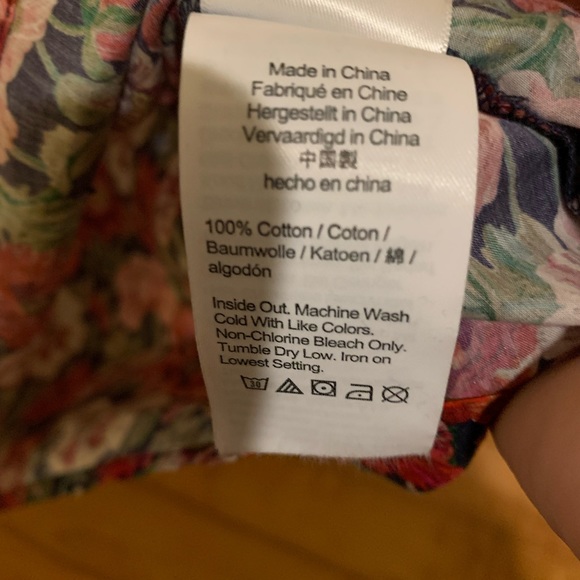 J. CREW LIBERTY BLOUSE SIZE SMALL SCALLOP DETAIL - Picture 8 of 8